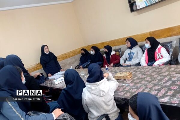 برگزاری جلسات شورای دانش‌آموزی در  مدارس رودهن