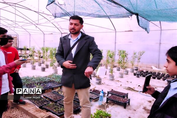 بازدید دانش‌آموزان برگزیده مسابقات پژوهش سراهای دانش‌آموزی از دانشگاه کشاورزی استان فارس