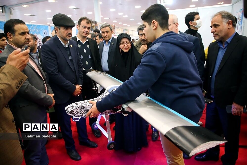 نمایشگاه دستاوردها و طرح‌های پژوهشی برتر دانش‌آموزان سمپاد