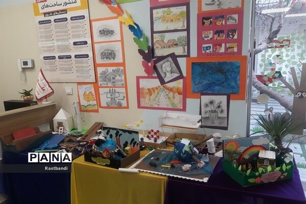 برپایی نمایشگاه دست سازه‌های دانش‌آموزی در دبستان علوی منطقه ۱۳