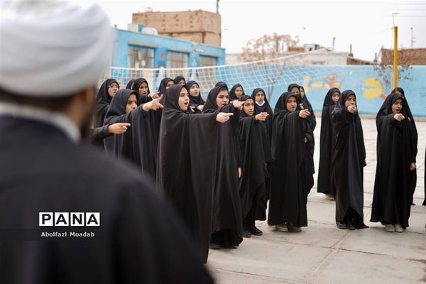 دیدار نماینده ترشیز با دانش‌آموزان کاشمر