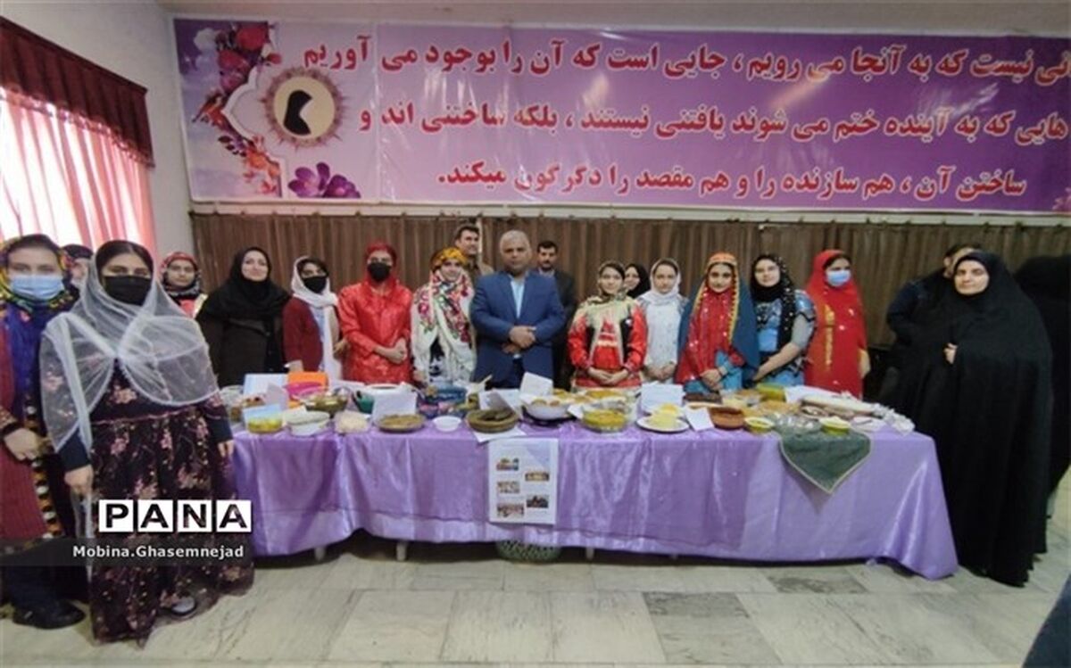 جشنواره غذاهای بومی محلی در مدرسه ائمه‌ اطهار پاکدشت
