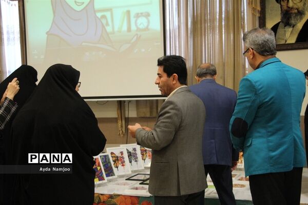 نمایشگاه دستاورد‌های دانش‌آموزی هنرستان دخترانه مهر جهرم
