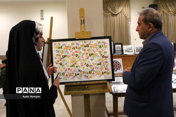 نمایشگاه دستاورد‌های دانش‌آموزی هنرستان دخترانه مهر جهرم