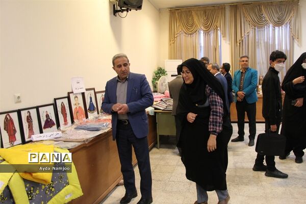 نمایشگاه دستاورد‌های دانش‌آموزی هنرستان دخترانه مهر جهرم