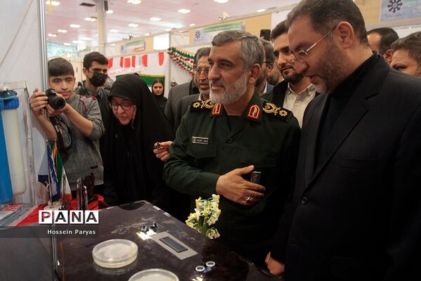 نمایشگاه دستاوردها و طرح‌های پژوهشی برتر دانش‌آموزان سمپاد