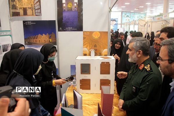 نمایشگاه دستاوردها و طرح‌های پژوهشی برتر دانش‌آموزان سمپاد