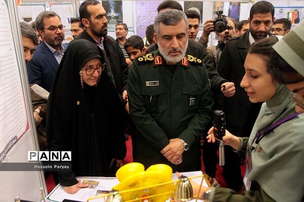 نمایشگاه دستاوردها و طرح‌های پژوهشی برتر دانش‌آموزان سمپاد