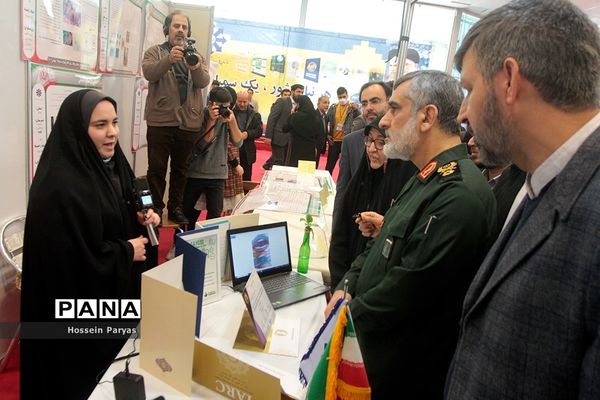 نمایشگاه دستاوردها و طرح‌های پژوهشی برتر دانش‌آموزان سمپاد