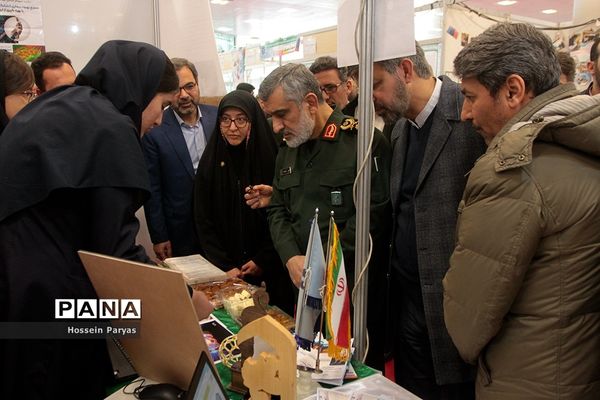 نمایشگاه دستاوردها و طرح‌های پژوهشی برتر دانش‌آموزان سمپاد