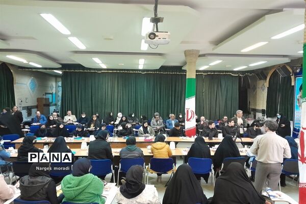 حضور دانش‌آموزان مدارس استعدادهای درخشان ملارد در نشست دانش‌آموزی علم نافع
