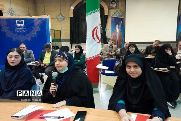 حضور دانش‌آموزان مدارس استعدادهای درخشان ملارد در نشست دانش‌آموزی علم نافع