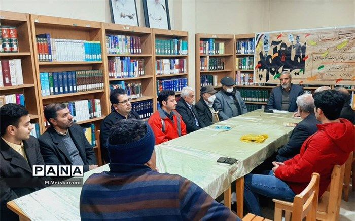 بازگشت به خویشتن درون مایه اصلی ادبیات انقلاب اسلامی است