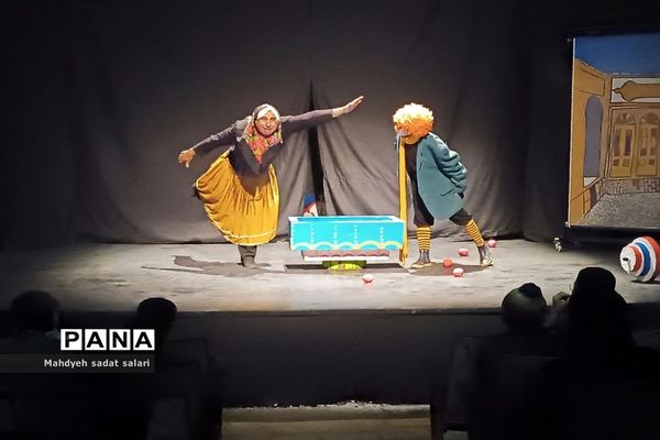 نمایش «شازده‌کوچولو و عمونقّال» در یزد