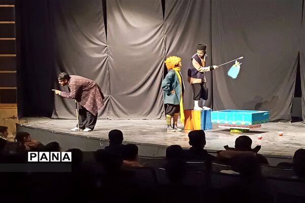 نمایش «شازده‌کوچولو و عمونقّال» در یزد