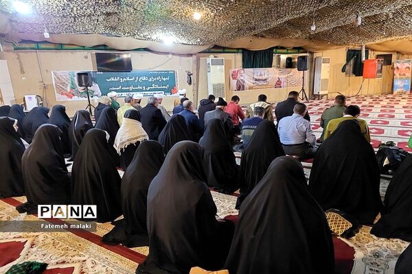 حضور دانش‌آموزان ملاردی اعزامی راهیان نور در یادمان معراج شهدا