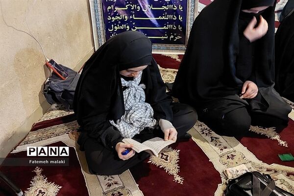 حضور دانش‌آموزان ملاردی اعزامی راهیان نور در یادمان معراج شهدا