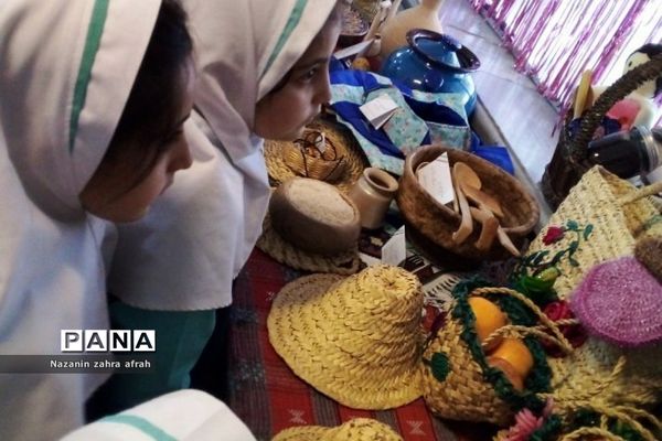 برگزاری جشنواره آیین‌های سرزمین من در دبستان دخترانه سما ۲ رودهن