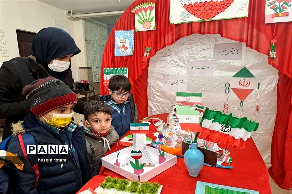 پویش پرچم؛ نمایشگاه دست‌سازه‌های دانش‌آموزان در کانون فرهنگی سلمان
