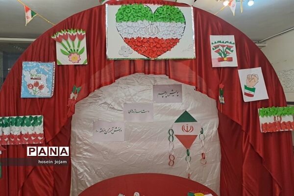 پویش پرچم؛ نمایشگاه دست‌سازه‌های دانش‌آموزان در کانون فرهنگی سلمان