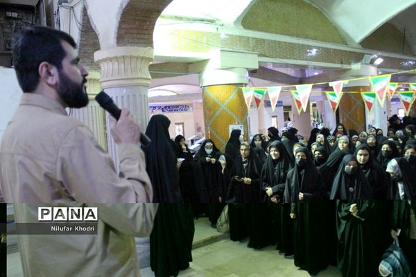 اعزام دانش‌آموزان دختر شهرستان بوشهر به مناطق عملیاتی جنوب