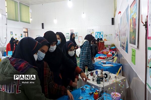 افتتاح نمایشگاه شوق پیشرفت در دبیرستان شاهد هدی شهرستان بهبهان
