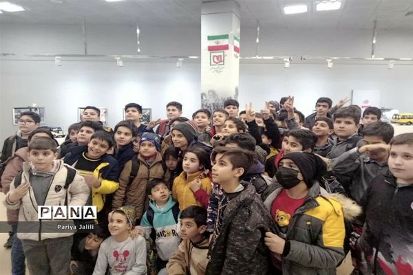 حضوردانش‌آموزان آموزشگاه شهیدآیت یک اسلامشهر در باغ موزه انقلاب اسلامی و دفاع مقدس