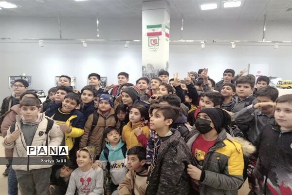 حضوردانش‌آموزان آموزشگاه شهیدآیت یک اسلامشهر در باغ موزه انقلاب اسلامی و دفاع مقدس