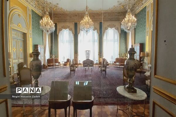بازدید دانش‌آموزان آموزشگاه ایران مهر اسلامشهر از کاخ سعد‌آباد