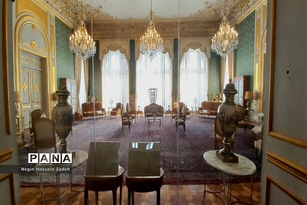 بازدید دانش‌آموزان آموزشگاه ایران مهر اسلامشهر از کاخ سعد‌آباد