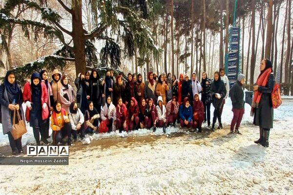 بازدید دانش‌آموزان آموزشگاه ایران مهر اسلامشهر از کاخ سعد‌آباد