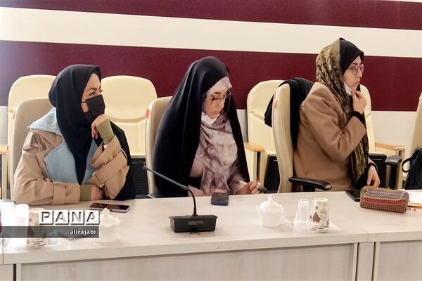 جلسه آموزشی رابطین هسته مشاوره منطقه کهریزک