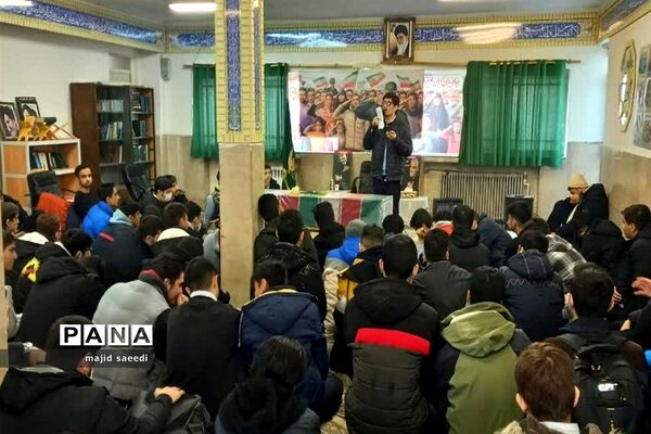 مراسم تشیع شهید گمنام در دبیرستان فرهنگ شهید رحیم احدزاده منطقه 4