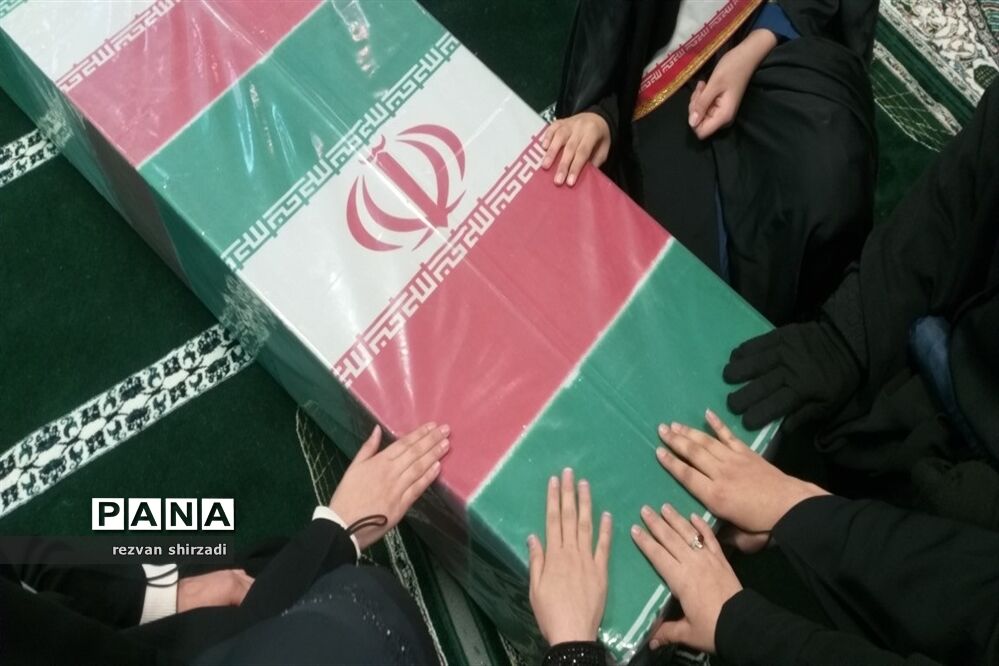 مراسم تشییع پیکر شهید گمنام  در اداره آموزش و پرورش منطقه 4
