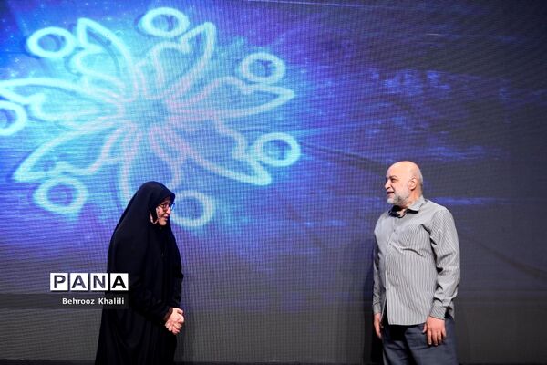آیین اختتامیه اولین نمایشگاه دستاوردها و طرح‌های پژوهشی برتر دانش‌آموزان سمپاد