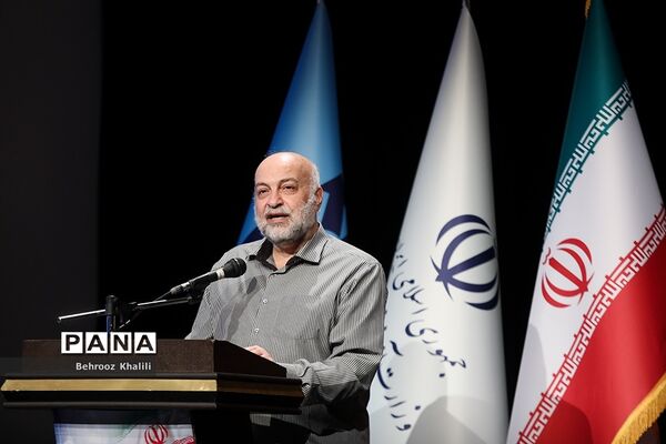 آیین اختتامیه اولین نمایشگاه دستاوردها و طرح‌های پژوهشی برتر دانش‌آموزان سمپاد