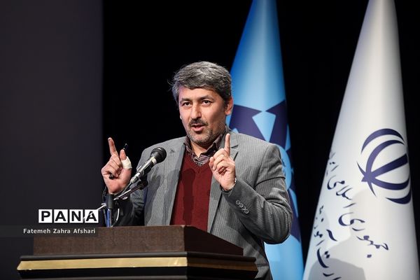 آیین اختتامیه اولین نمایشگاه دستاوردها و طرح‌های پژوهشی برتر دانش‌آموزان سمپاد