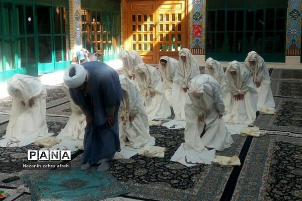 جشن عبادت در دبستان هاجر و حضرت  زینب(س) رودهن