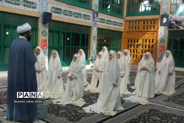 جشن عبادت در دبستان هاجر و حضرت  زینب(س) رودهن
