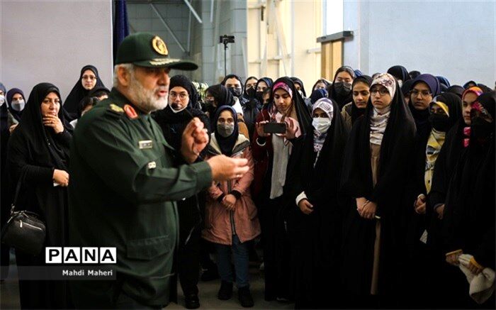 برگزاری نمایشگاه ملی هوافضا در راستای جهاد تبیین است