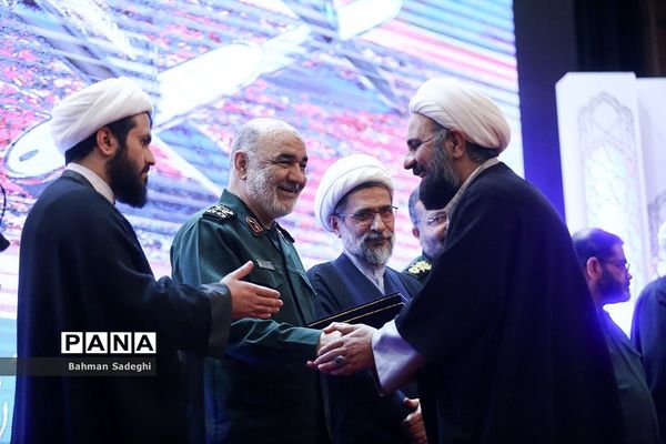 اختتامیه بیست و نهمین دوره مسابقات قرآن و عترت بسیج