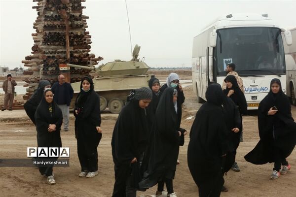 بازدید دانش‌آموزان اردوهای راهیان‌نوراز منطقه جنگی