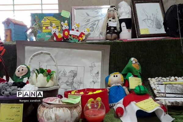 برگزاری جشنواره بومی محلی غذا و دست‌سازه‌های دانش‌آموزی در مدرسه احرار ملارد