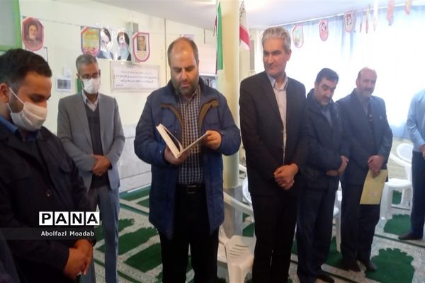 افتتاح نمایشگاه مدرسه انقلاب دبیرستان نمونه آیت الله خامنه‌ای، کاشمر