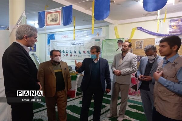افتتاح نمایشگاه مدرسه انقلاب دبیرستان نمونه آیت الله خامنه‌ای، کاشمر