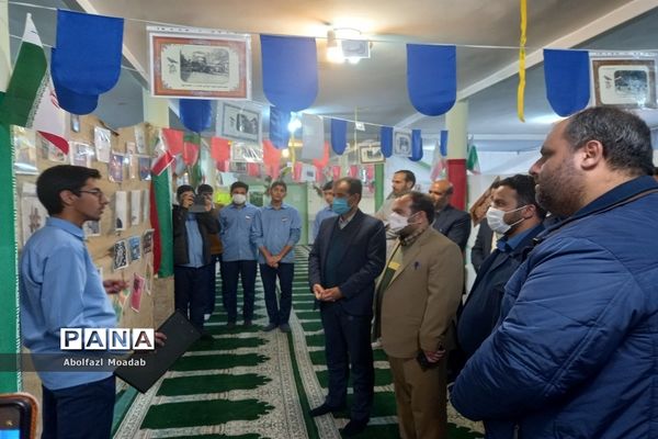 افتتاح نمایشگاه مدرسه انقلاب دبیرستان نمونه آیت الله خامنه‌ای، کاشمر