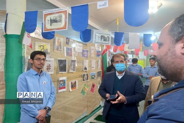 افتتاح نمایشگاه مدرسه انقلاب دبیرستان نمونه آیت الله خامنه‌ای، کاشمر