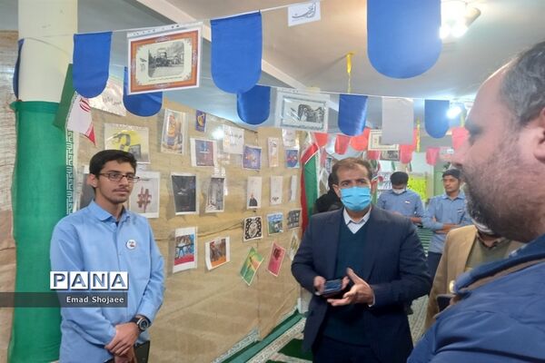 افتتاح نمایشگاه مدرسه انقلاب دبیرستان نمونه آیت الله خامنه‌ای، کاشمر