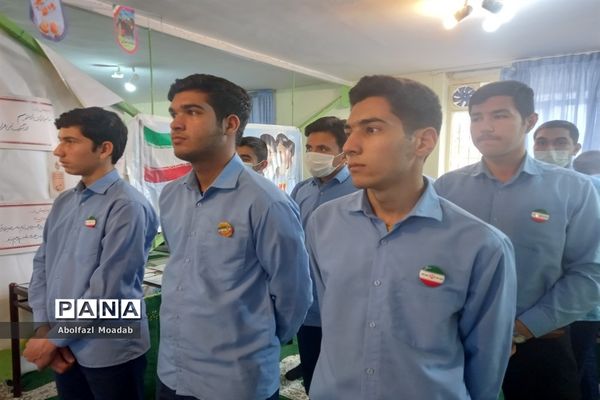 افتتاح نمایشگاه مدرسه انقلاب دبیرستان نمونه آیت الله خامنه‌ای، کاشمر