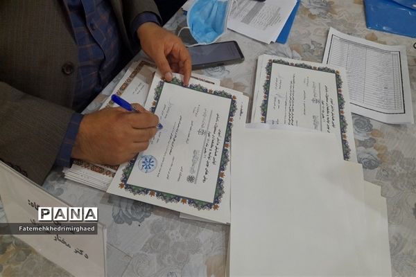 اولین همایش دانش‌آموزی روش‌های تولید و نگهداری محصولات باغبانی در خوزستان